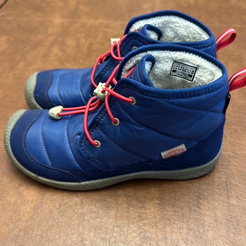 Brand new Keen Howser Chukka